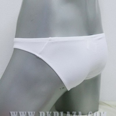 กางเกงในชาย Bikini สีขาว สวมใส่แล้วกระชับตัว รัดตัว สบายตัว และดูเซ็กซี่อีกแบบ เนื้อผ้า Spandex 100% :A054